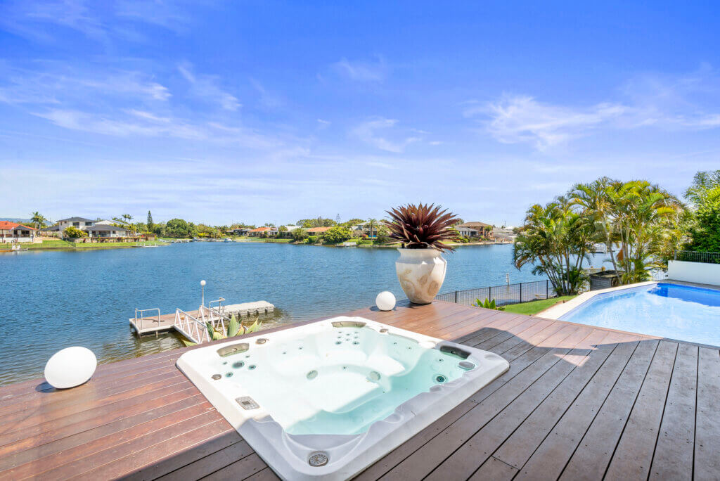 Coobowie Waters Luxury Gold Coast Holiday Homes